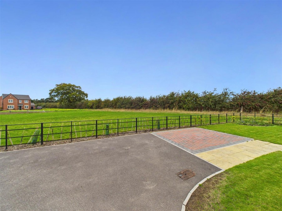 Images for 24 White Avenue, Wolds View, Driffield, YO25 5FQ