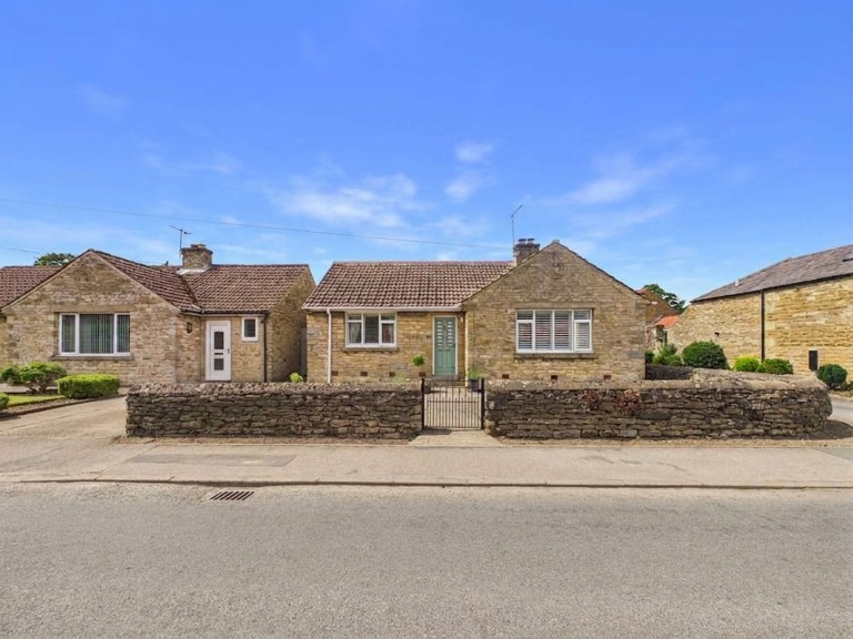 View Full Details for Garth End Road, West Ayton, YO13