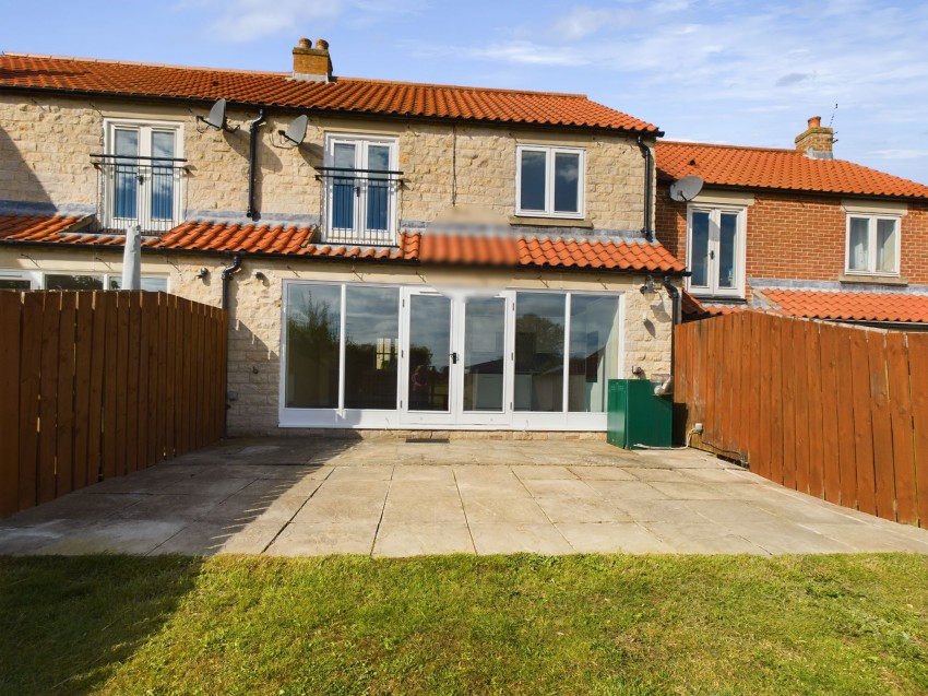 Images for Pearsons Yard, Swinton, YO17