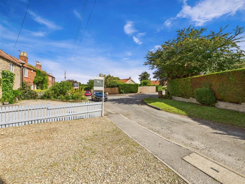 Images for Low Hutton, Huttons Ambo, YO60