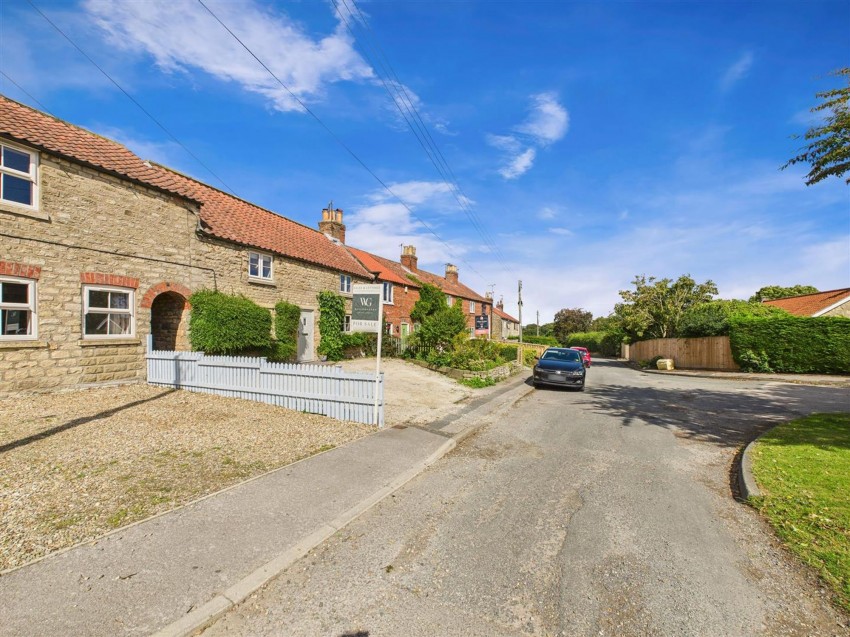 Images for Low Hutton, Huttons Ambo, YO60