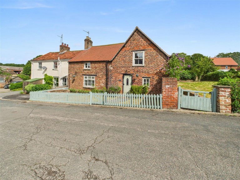 View Full Details for South End, North Dalton, YO25