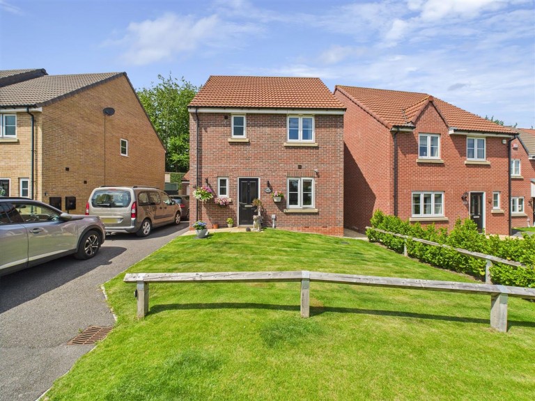 View Full Details for Edmond Close, Driffield, YO25