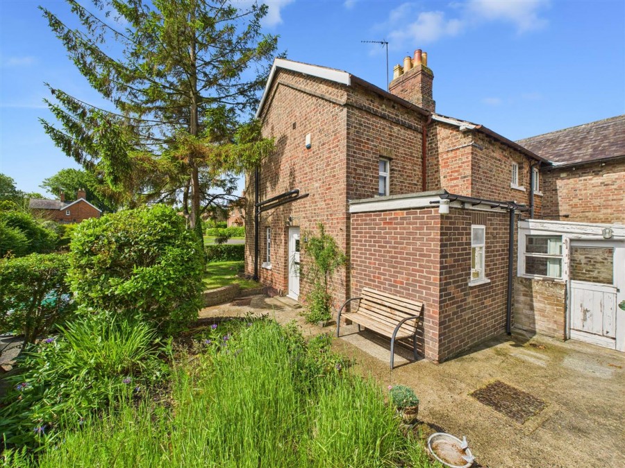 Images for Thorpe, Lockington, YO25