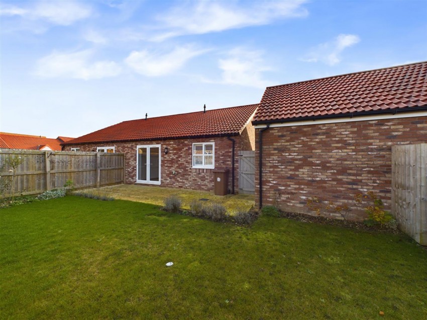 Images for West End Falls, Nafferton, YO25