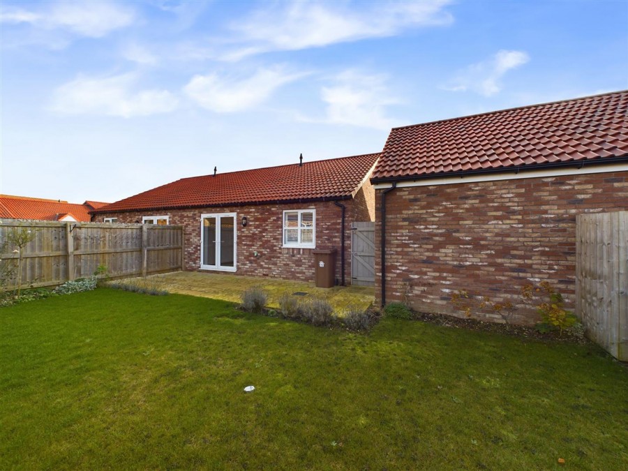 Images for West End Falls, Nafferton, YO25