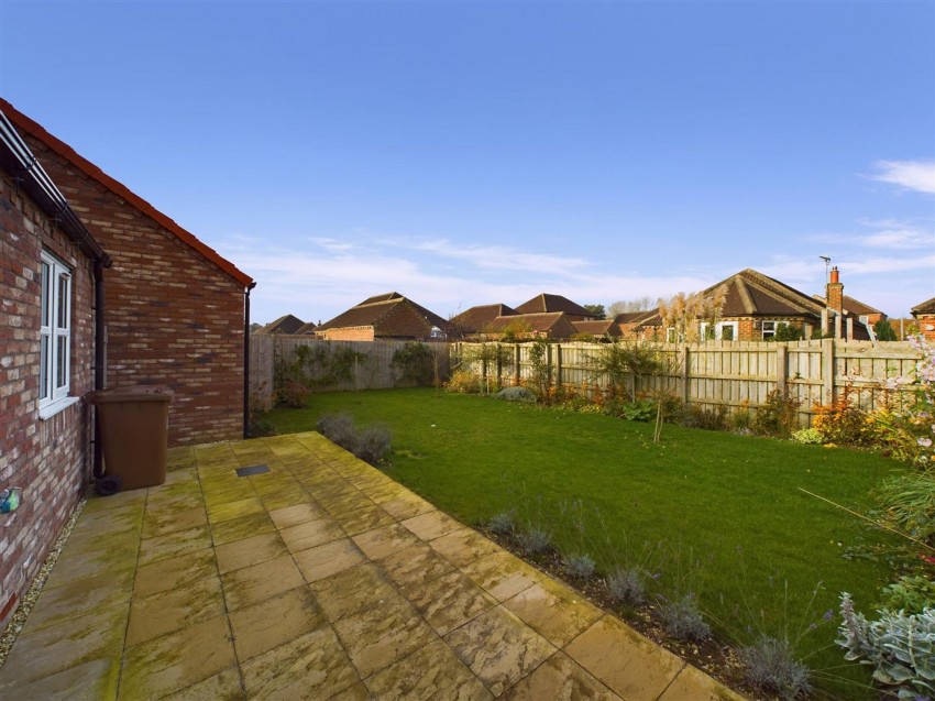 Images for West End Falls, Nafferton, YO25