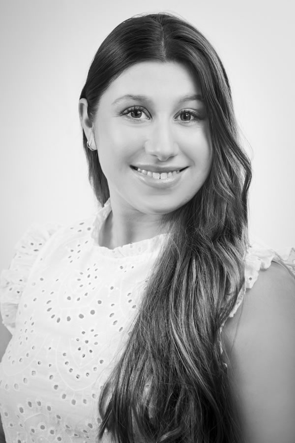 Chloe , Sales Progressor